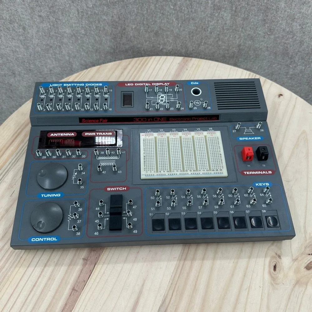 Radio Shack 300 in One Electronic Project Lab Science Fair Kids OS Blue Vintage